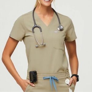 Figs Limited Edition Sandstone Catarina One-Pocket
Scrub Top Size M Healthcare
